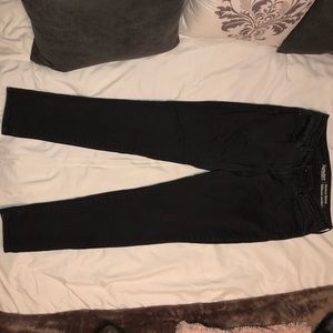 Signature Levi Strauss black skinny jeans size 8